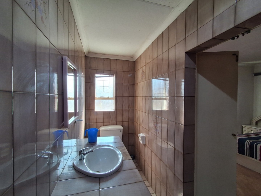 5 Bedroom Property for Sale in Manzil Park North West